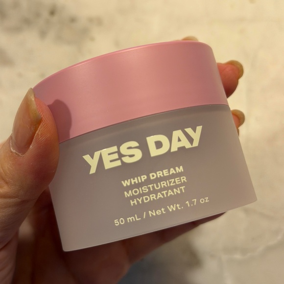 Yes Day Whip Dream Moisturizer - Picture 4 of 7